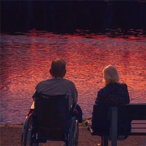 欧美巨乳人妖肛交
